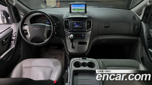 Hyundai Starex 2017 — фото 10