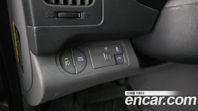 Hyundai Starex 2017 — фото 20