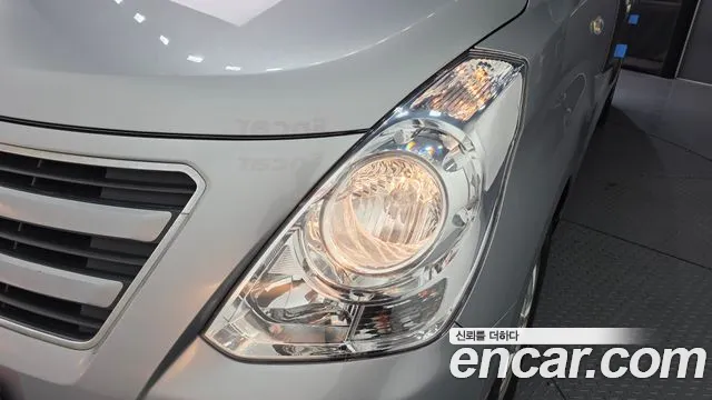 Hyundai Starex 2017 — фото 8