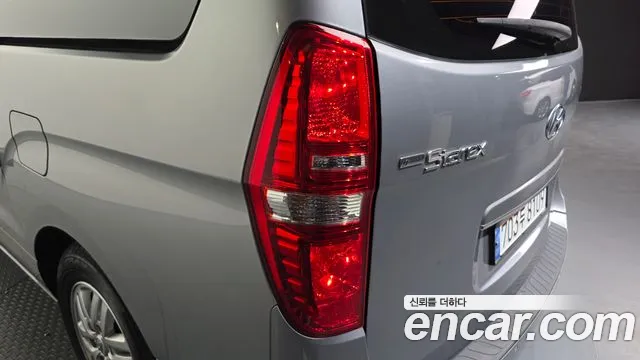 Hyundai Starex 2017 — фото 9