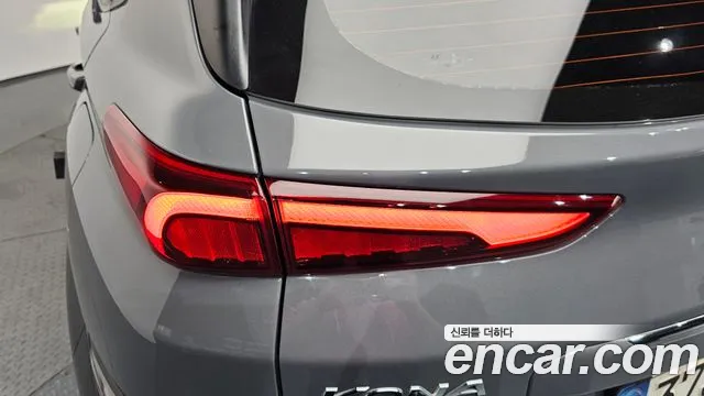 Hyundai Kona 2022 — фото 9