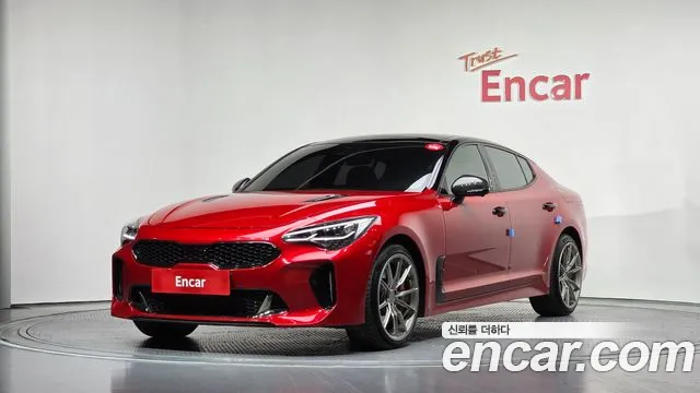 Kia Stinger 2023 — фото 1