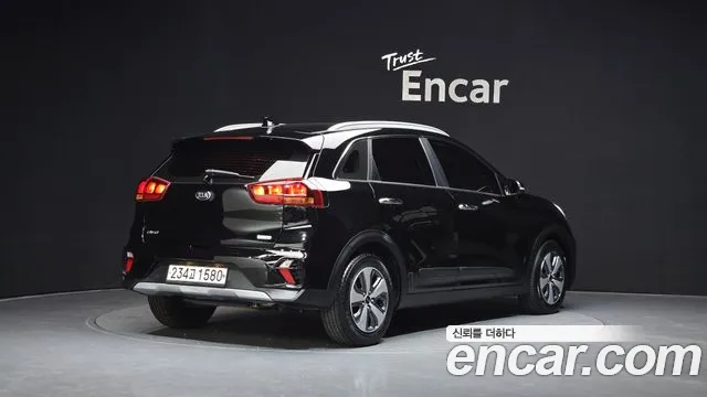 Kia Niro 2021 — фото 2