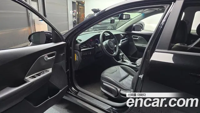 Kia Niro 2021 — фото 13