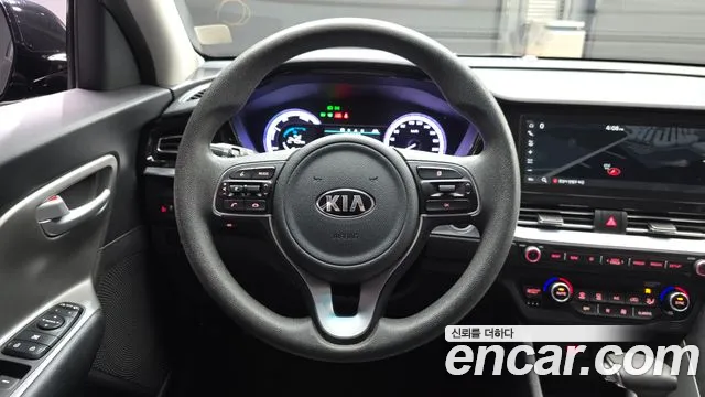 Kia Niro 2021 — фото 18