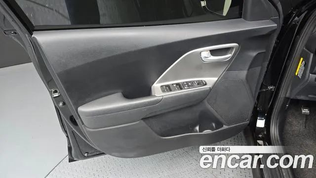 Kia Niro 2021 — фото 14