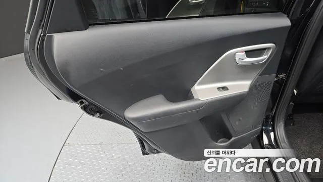 Kia Niro 2021 — фото 15
