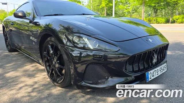 Maserati GranTurismo 2015 — фото 18