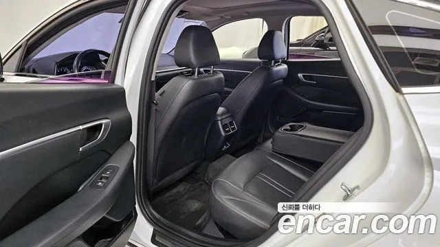Hyundai Sonata 2020 — фото 16