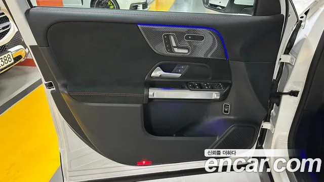 Mercedes-Benz GLB-Class 2025 — фото 10