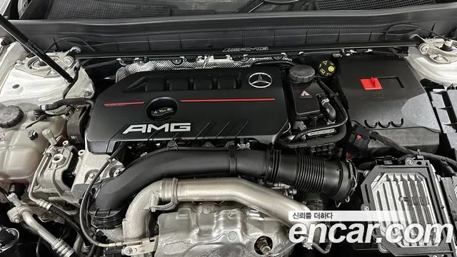 Mercedes-Benz GLB-Class 2025 — фото 12