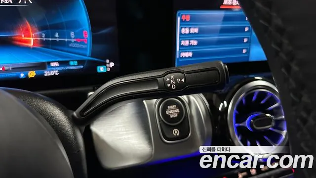 Mercedes-Benz GLB-Class 2025 — фото 18