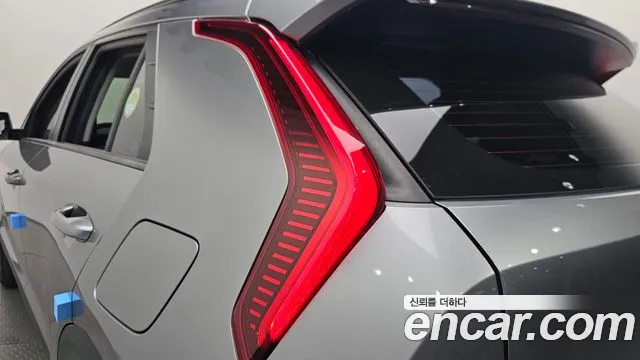 Kia Niro 2022 — фото 8