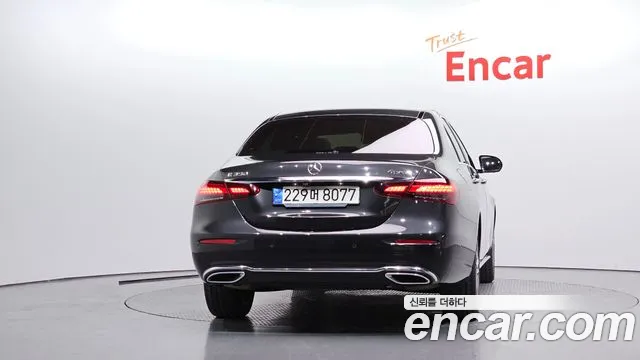 Mercedes-Benz E-Class 2021 — фото 4