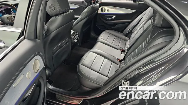 Mercedes-Benz E-Class 2021 — фото 18