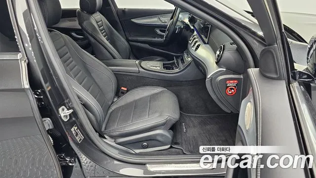 Mercedes-Benz E-Class 2021 — фото 16
