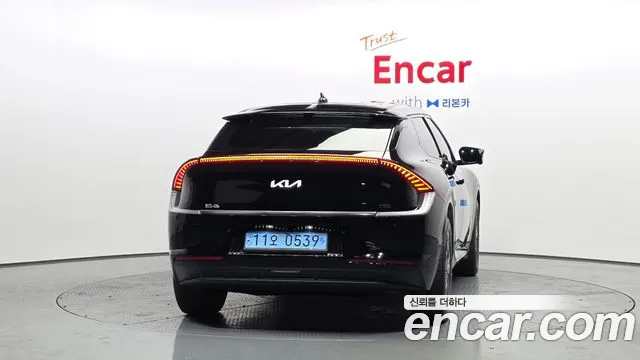 Kia EV6 2023 — фото 4
