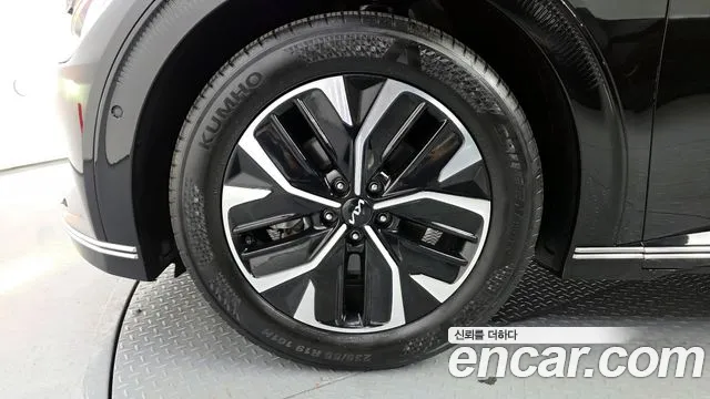 Kia EV6 2023 — фото 5