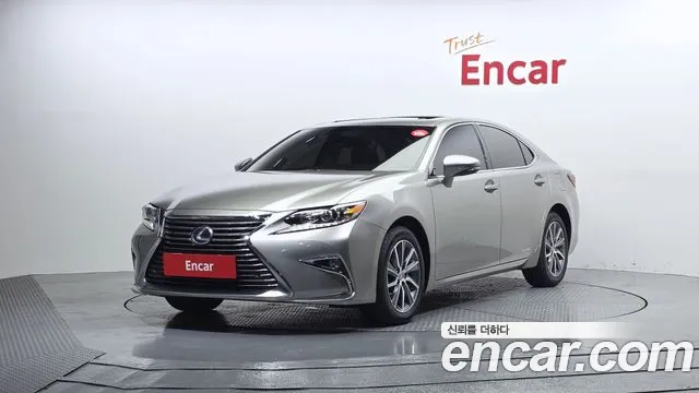 Lexus ES 2017 — фото 1