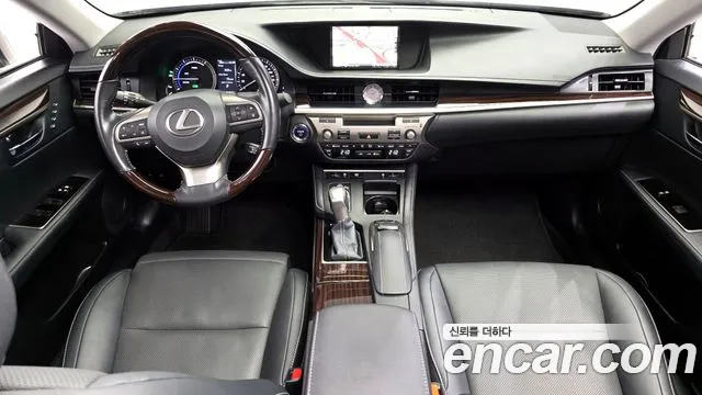 Lexus ES 2017 — фото 7