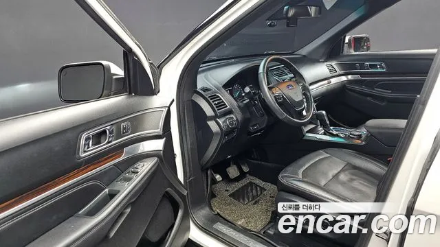 Ford Explorer 2016 — фото 10