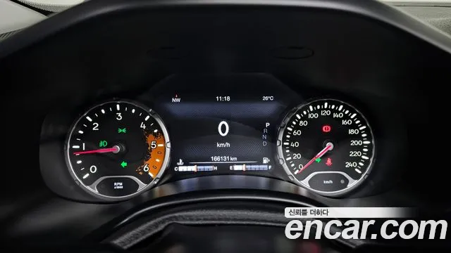 Jeep Renegade 2017 — фото 11
