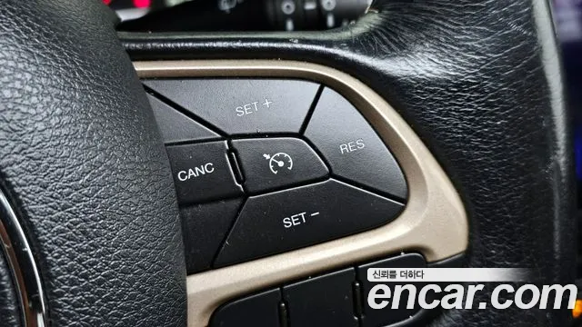 Jeep Renegade 2017 — фото 20