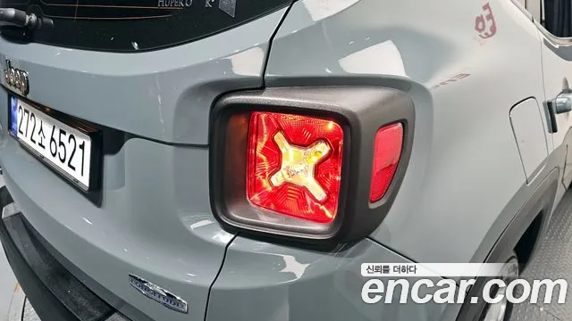 Jeep Renegade 2017 — фото 9