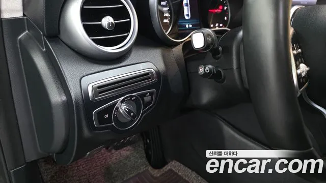 Mercedes-Benz C-Class 2019 — фото 19