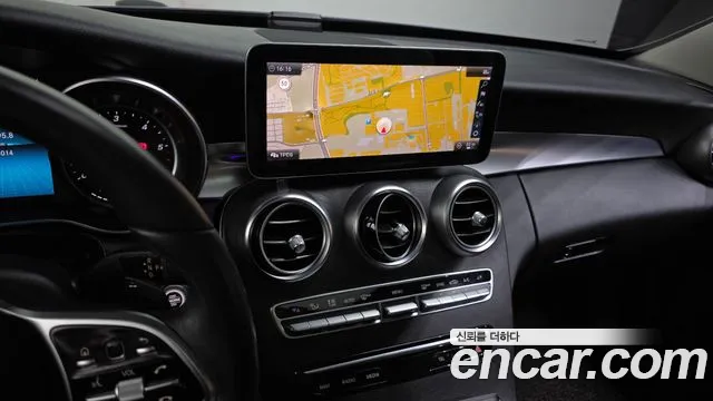 Mercedes-Benz C-Class 2019 — фото 20