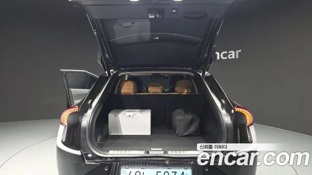 Kia EV6 2023 — фото 20