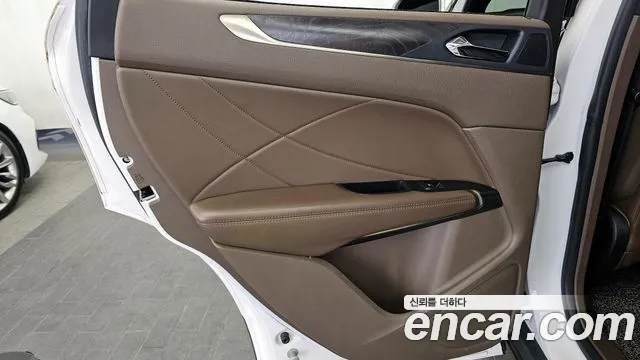 Lincoln MKC 2018 — фото 15