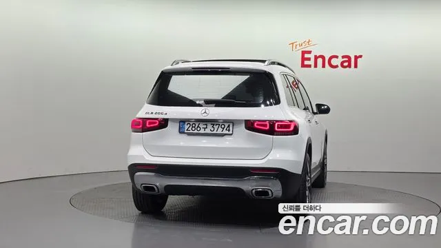Mercedes-Benz GLB-Class 2022 — фото 4