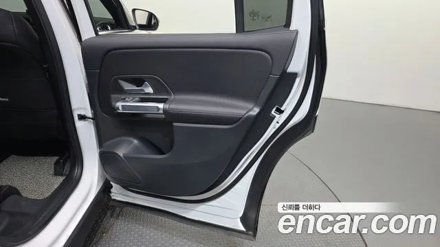 Mercedes-Benz GLB-Class 2022 — фото 15