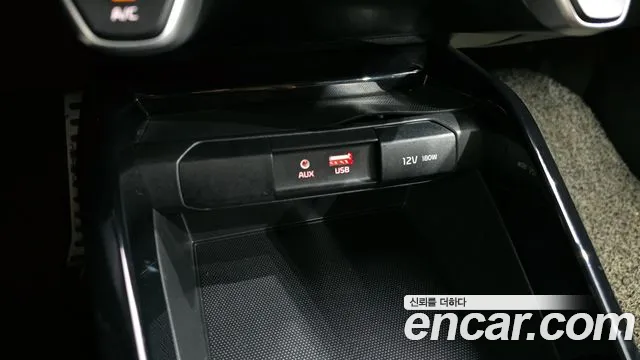 Kia Stonic 2018 — фото 18
