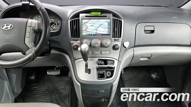 Hyundai Starex 2015 — фото 14