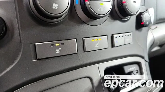 Hyundai Starex 2015 — фото 17