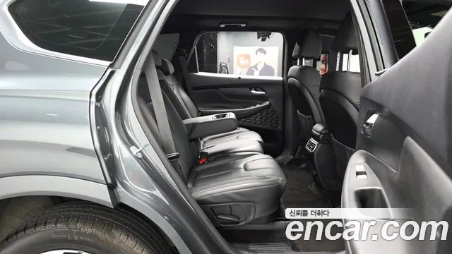 Hyundai Santafe 2022 — фото 11