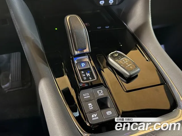 Toyota Alphard 2024 — фото 11