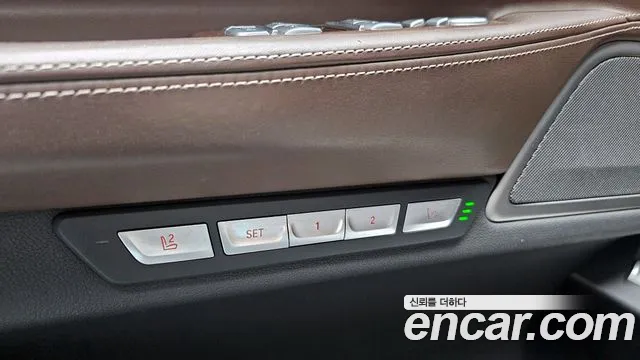 BMW 7-Series 2017 — фото 19