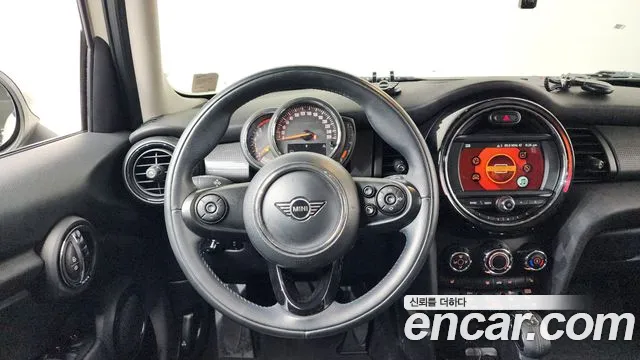 Mini Cooper 2019 — фото 18
