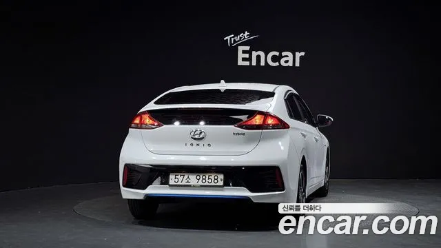 Hyundai Ioniq 2016 — фото 4