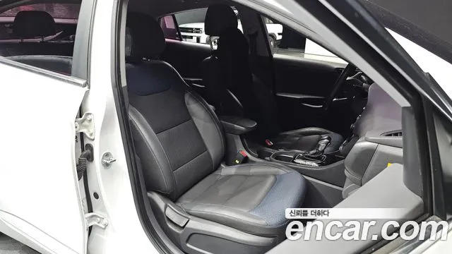 Hyundai Ioniq 2016 — фото 13