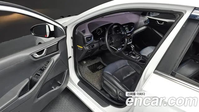 Hyundai Ioniq 2016 — фото 17