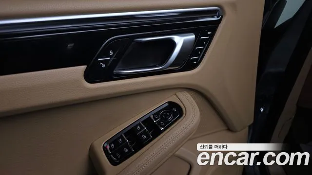 Porsche Macan 2015 — фото 16