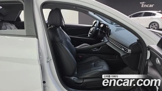 Hyundai AVANTE 2021 — фото 17