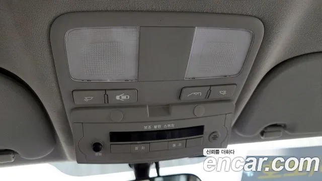Hyundai Starex 2020 — фото 17