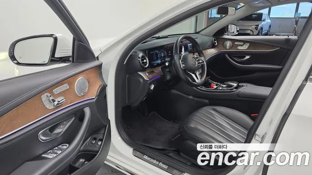 Mercedes-Benz E-Class 2020 — фото 13