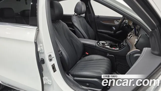 Mercedes-Benz E-Class 2020 — фото 18