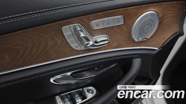 Mercedes-Benz E-Class 2020 — фото 20